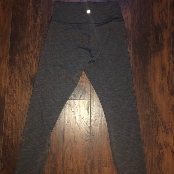 lululemon athletica Pants - Lululemon Wunder Under 7/8 length GREAT CONDITION